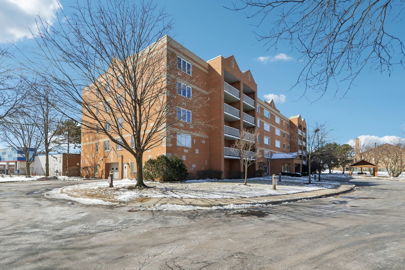 7450 North Waukegan Road, Unit 505 Niles, IL 60714 - Photo 3 of 30