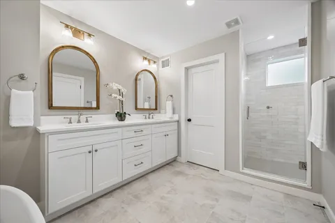 $1,445,000 | 1059 Candlelight Lane, Houston, TX 77018