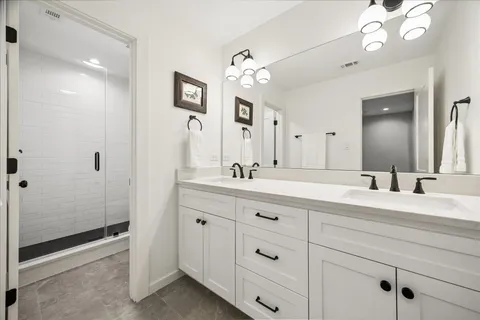 $1,445,000 | 1059 Candlelight Lane, Houston, TX 77018