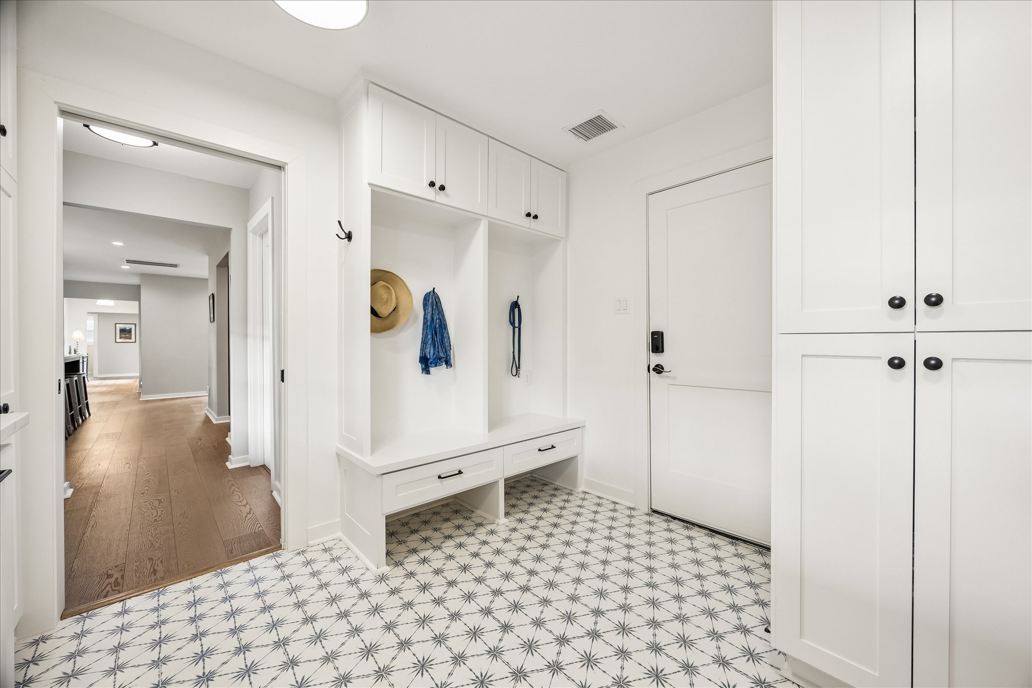 1059 Candlelight Lane Houston, TX 77018 - Photo 28 of 35 a bathroom with a sink and a shower