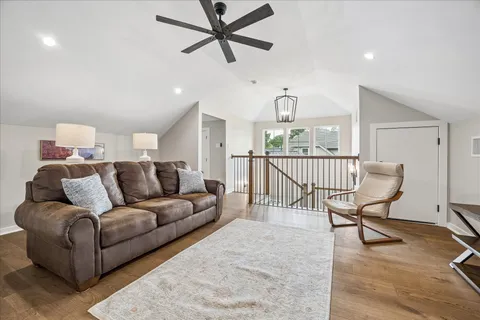 $1,445,000 | 1059 Candlelight Lane, Houston, TX 77018