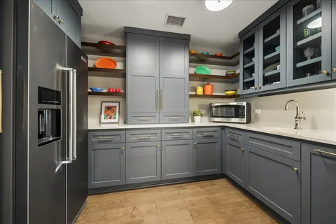 $1,445,000 | 1059 Candlelight Lane, Houston, TX 77018