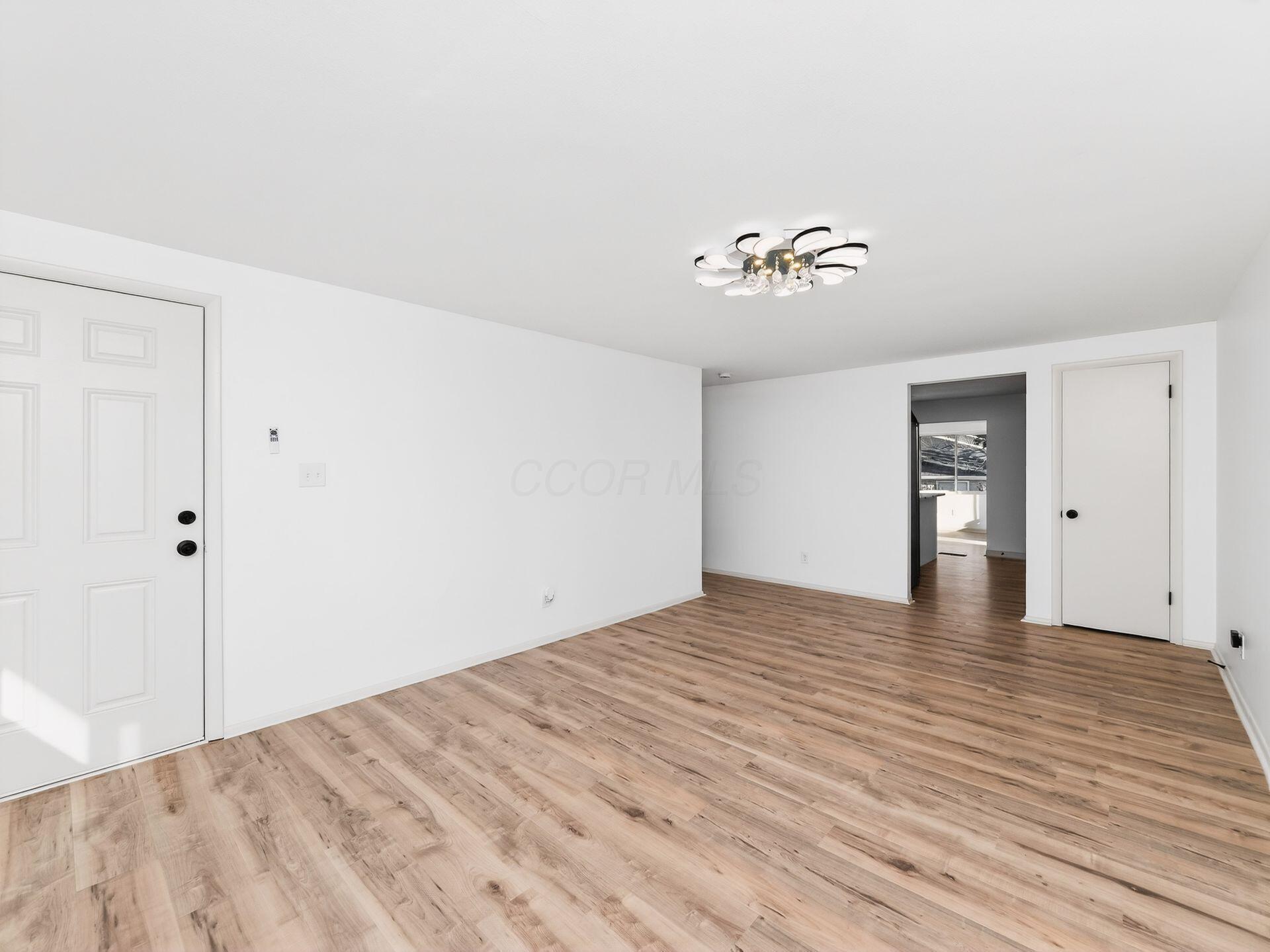 5364 Stock Road Columbus, OH 43229 - Photo 13 of 51 015_ Rd Columbus OH 43229 USA