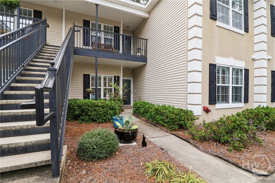 18 River Walk, Unit 18 Savannah, GA 31410 - Photo 21 of 27 Ground level with sidewalk to parking
