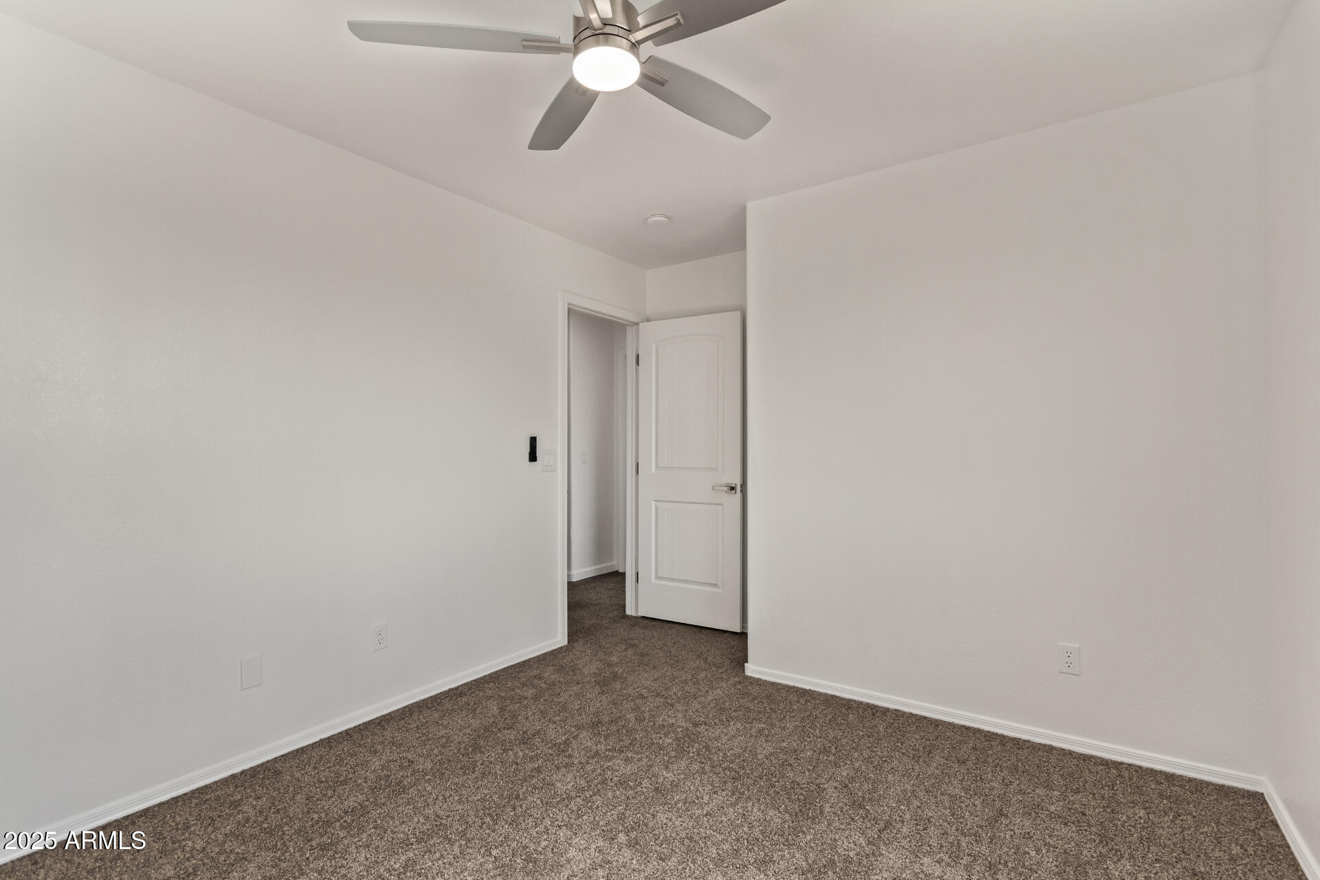 1401 East Bloch Road Phoenix, AZ 85040 - Photo 35 of 42 a view of an empty room