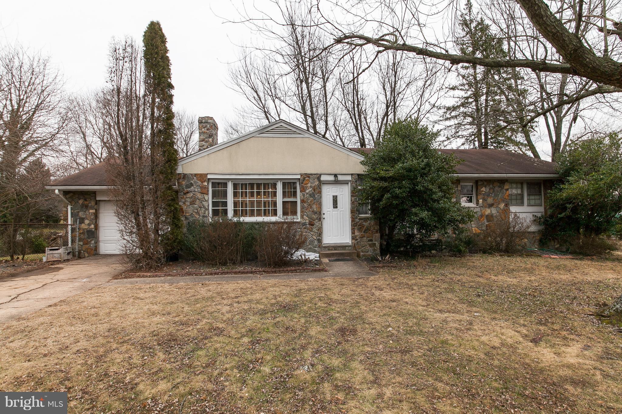5021 Ox Road Fairfax, VA 22032 - Photo 1 of 30 Large rambler on corner lought