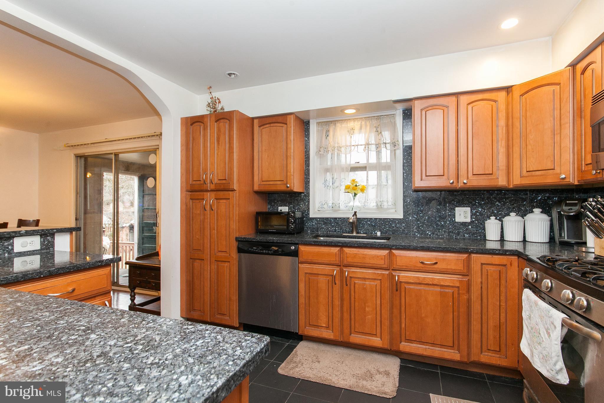 5021 Ox Road Fairfax, VA 22032 - Photo 11 of 30 Also features SS apps. & blue pearl granite