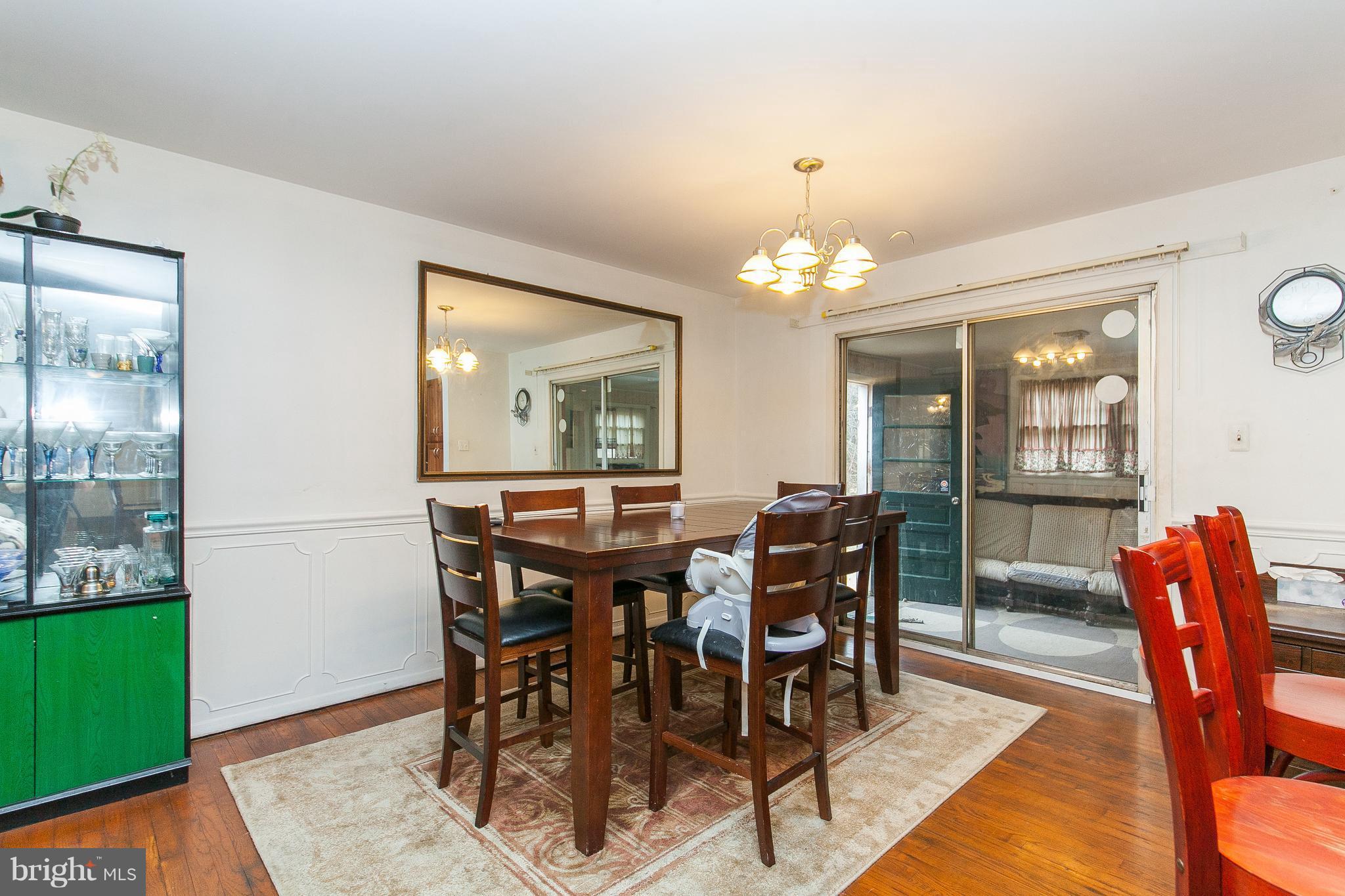 5021 Ox Road Fairfax, VA 22032 - Photo 12 of 30 Molding in Dining Room