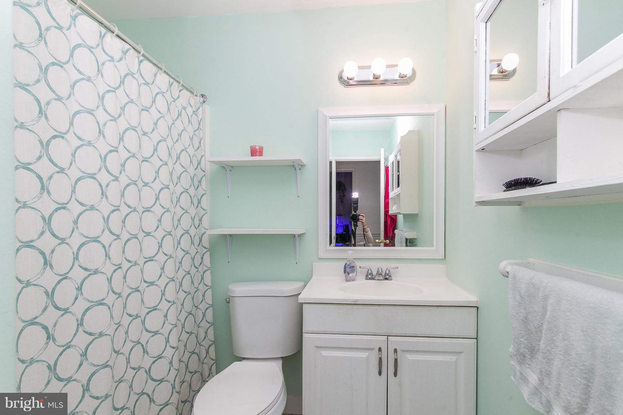 5021 Ox Road Fairfax, VA 22032 - Photo 16 of 30 Full Bathroom on Main Level