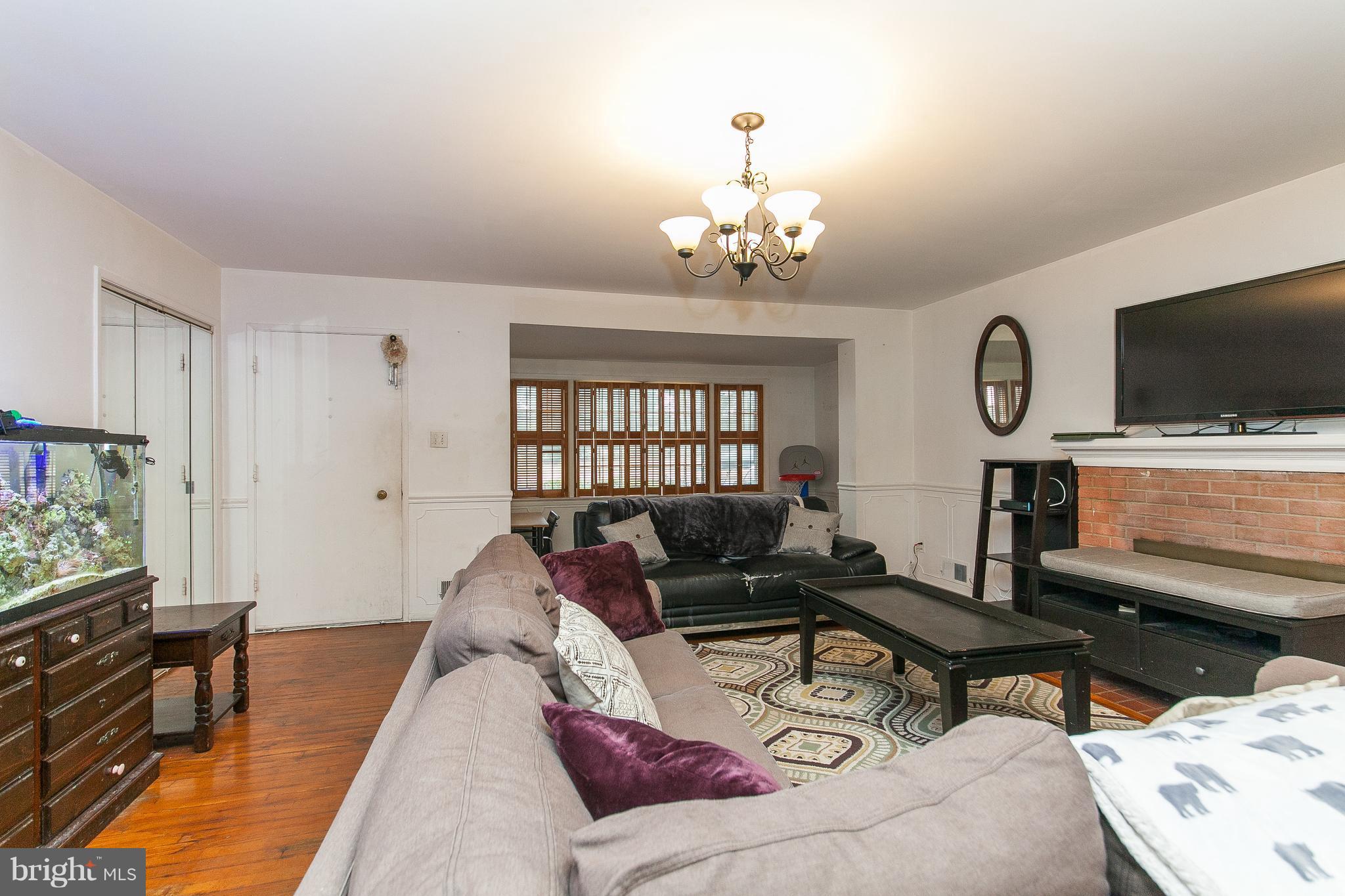 5021 Ox Road Fairfax, VA 22032 - Photo 8 of 30 Family Room