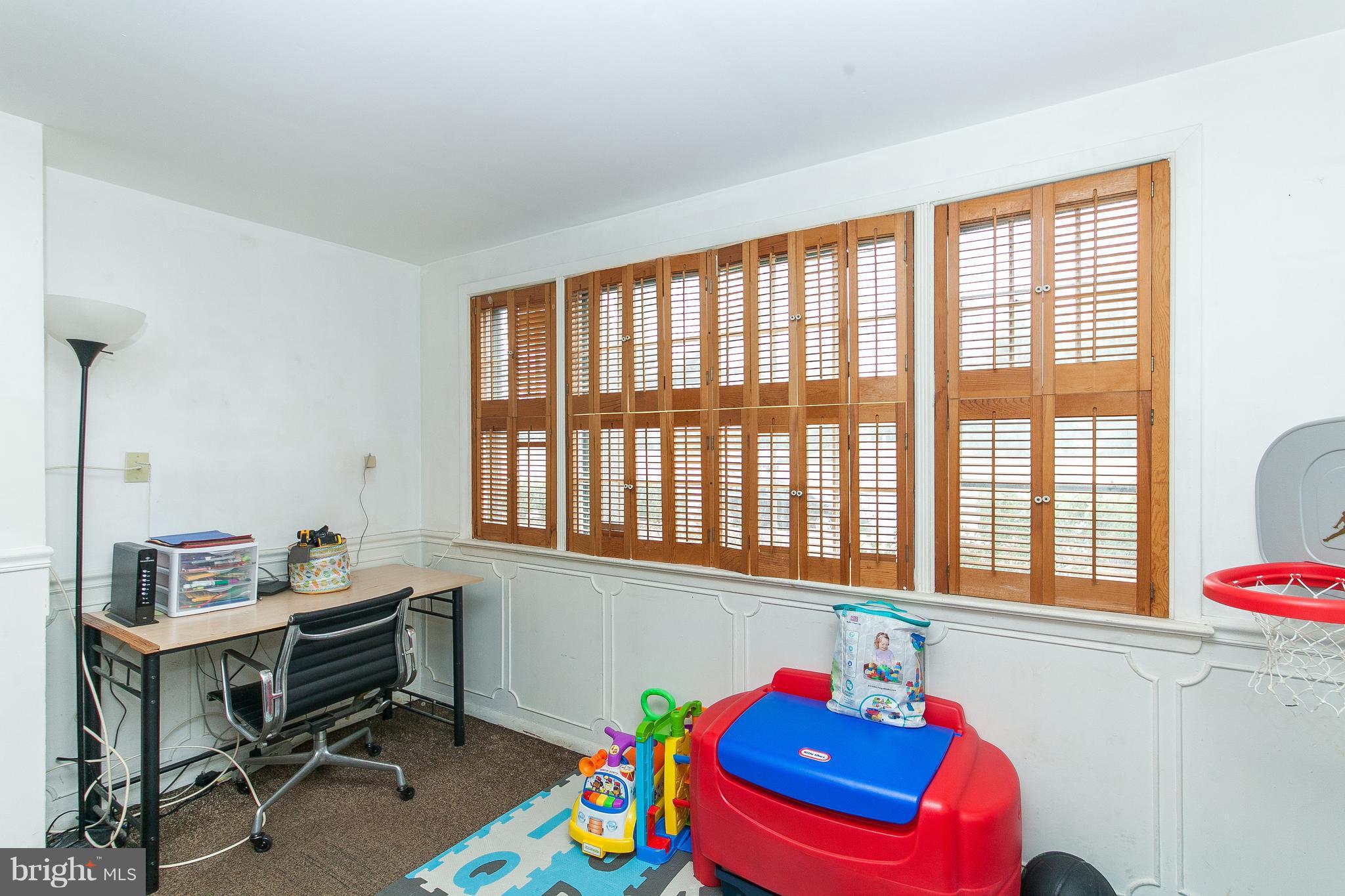 5021 Ox Road Fairfax, VA 22032 - Photo 9 of 30 Easy one floor living!