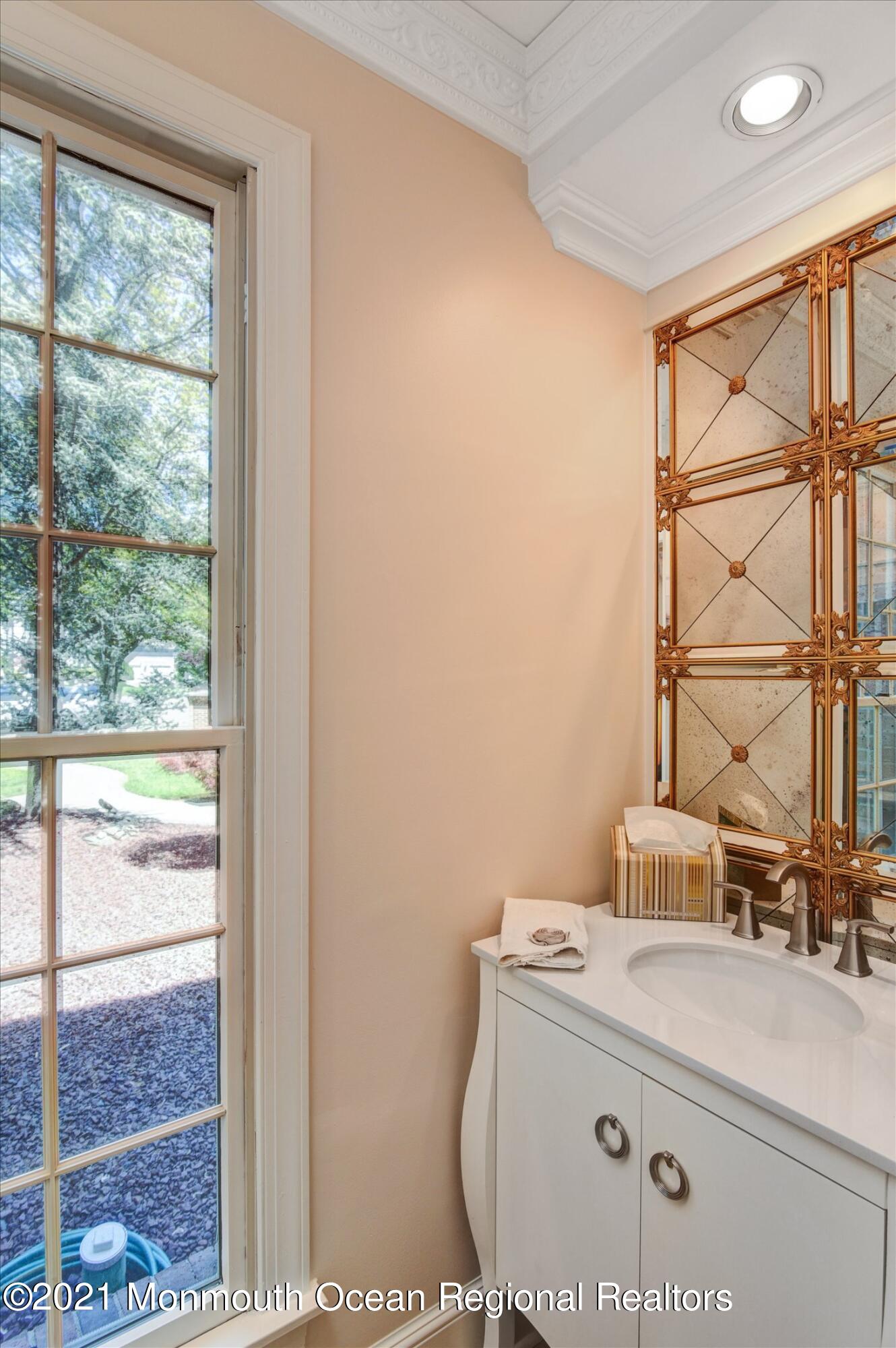 239 Yellowknife Road Morganville, NJ 07751 - Photo 12 of 44 12-Bathroom