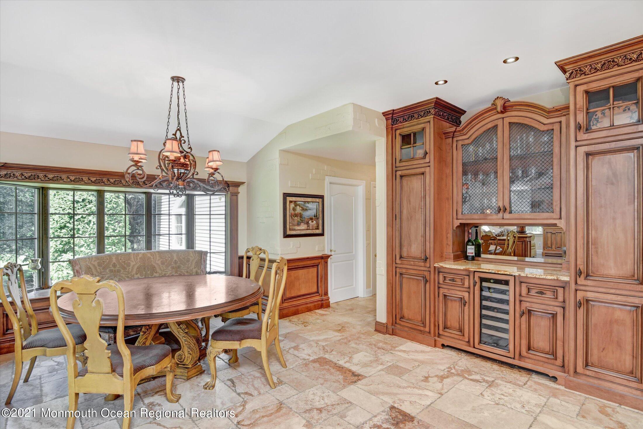 239 Yellowknife Road Morganville, NJ 07751 - Photo 18 of 44 18-Kitchen
