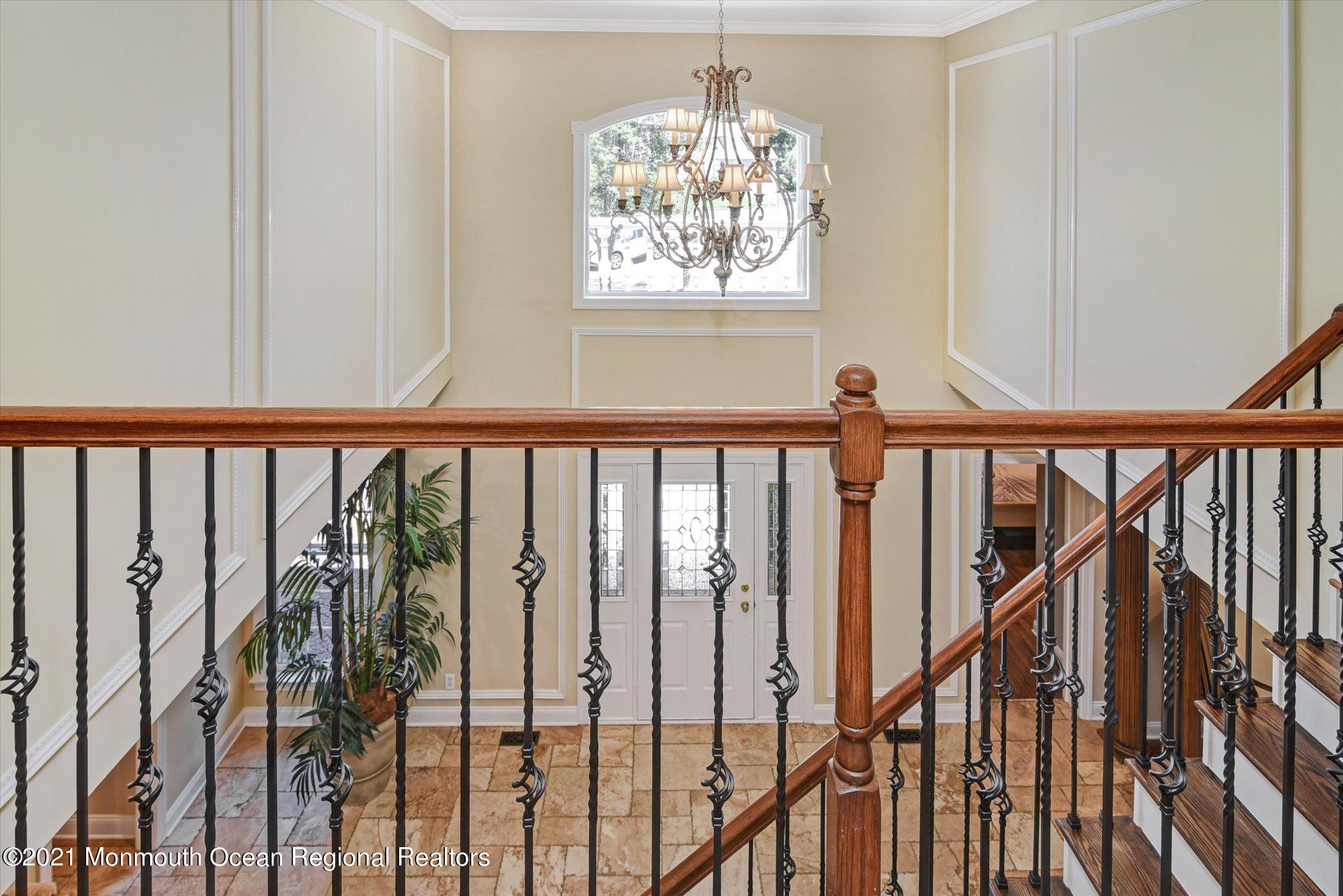 239 Yellowknife Road Morganville, NJ 07751 - Photo 24 of 44 24-Upper Level