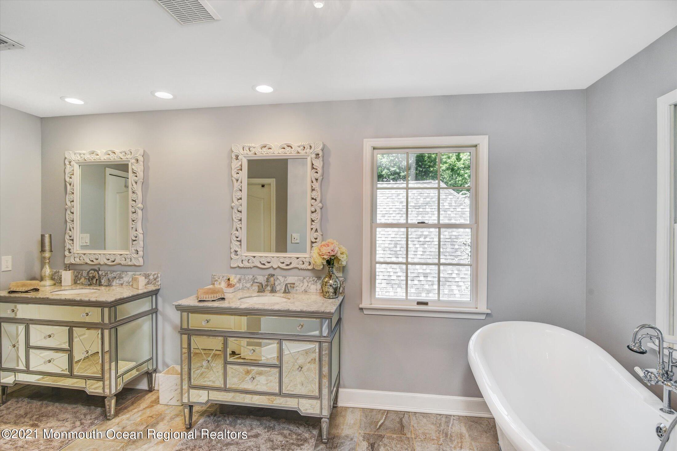 239 Yellowknife Road Morganville, NJ 07751 - Photo 32 of 44 32-Master Bathroom