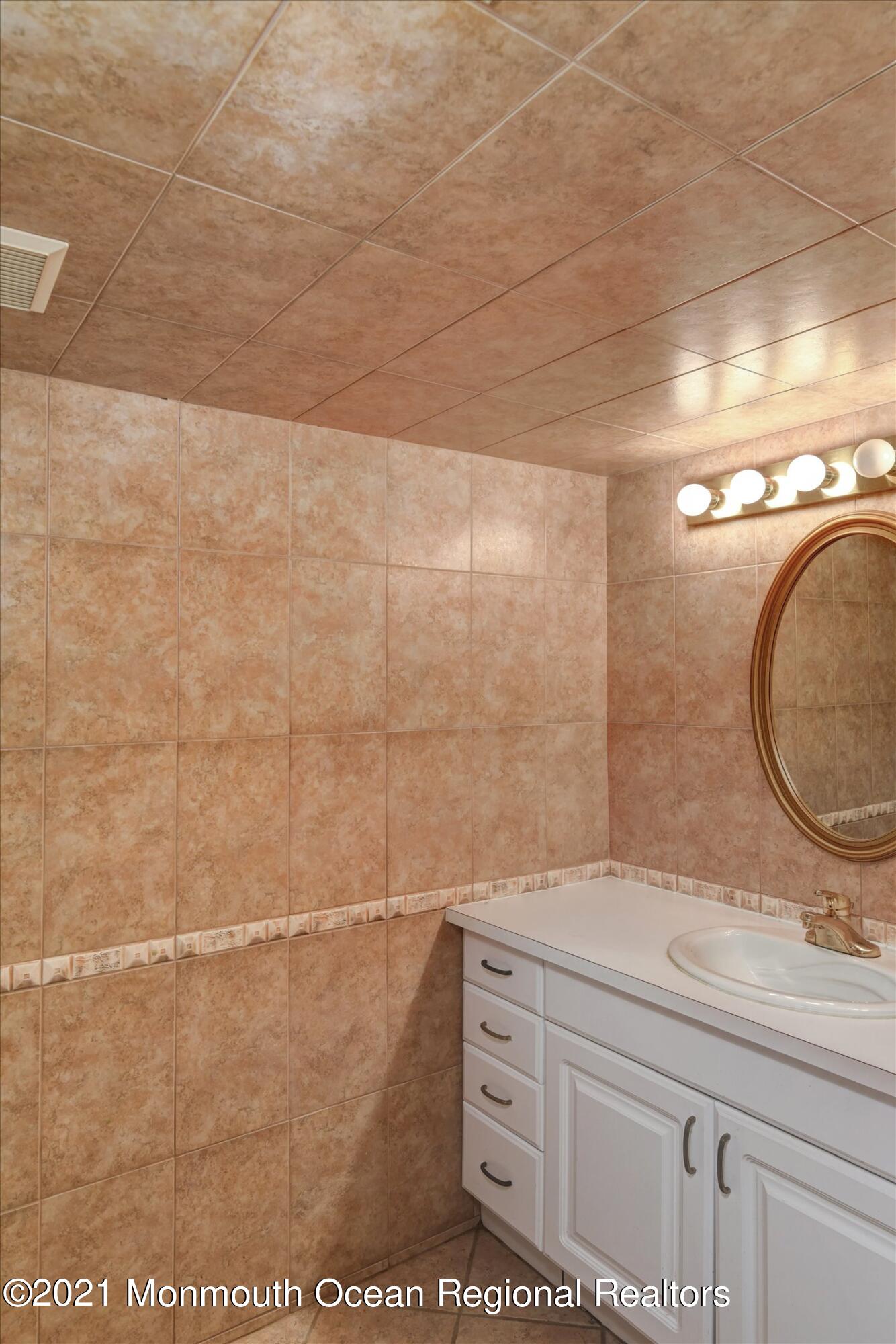 239 Yellowknife Road Morganville, NJ 07751 - Photo 37 of 44 37-Bathroom Lower Level