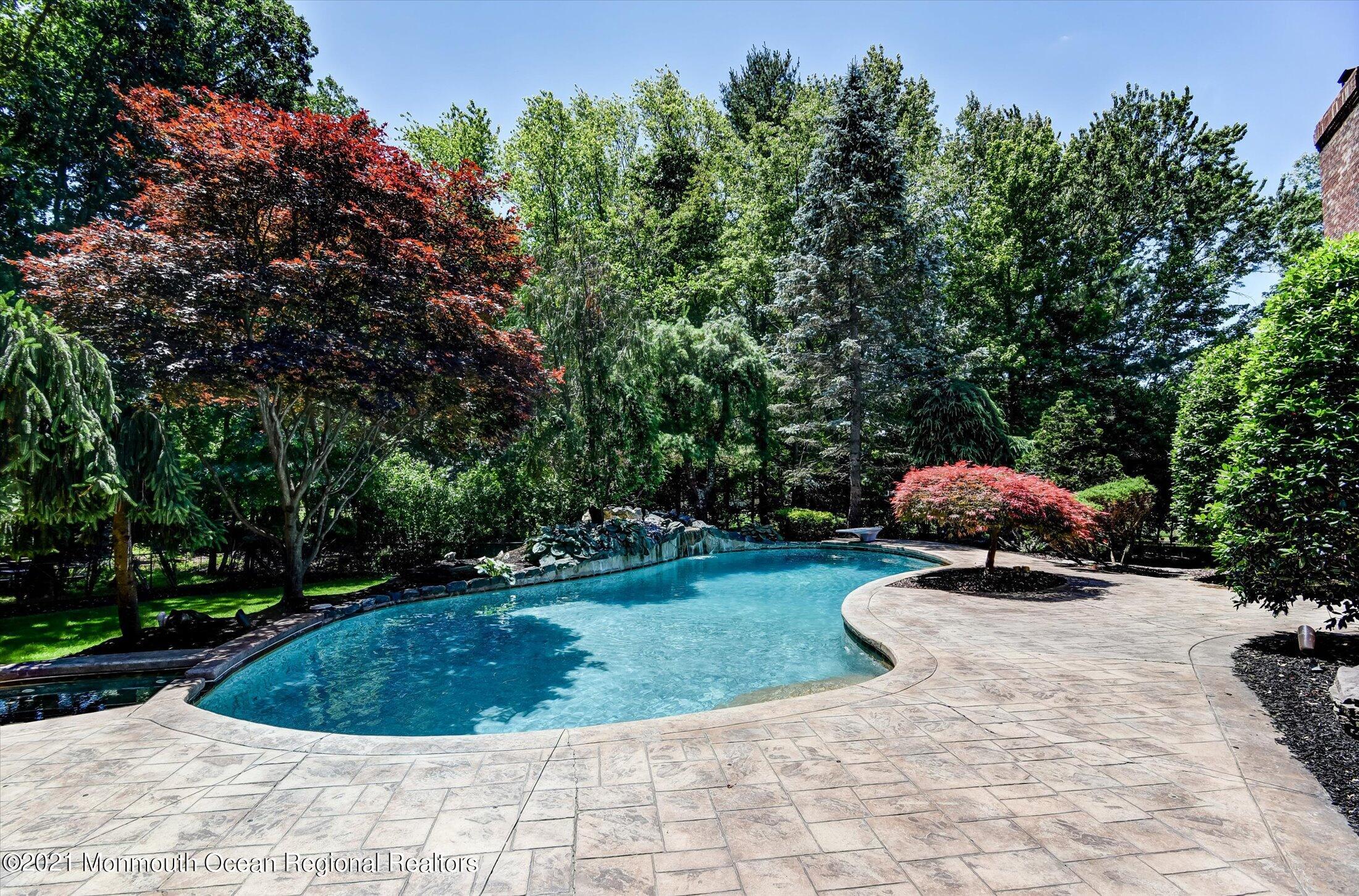 239 Yellowknife Road Morganville, NJ 07751 - Photo 40 of 44 40-Pool