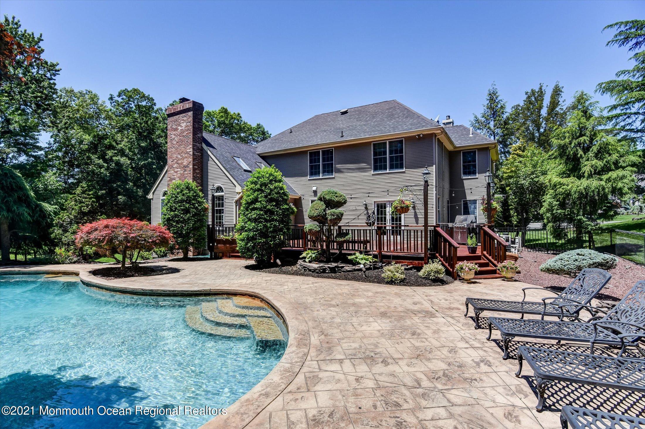 239 Yellowknife Road Morganville, NJ 07751 - Photo 42 of 44 42-Rear View