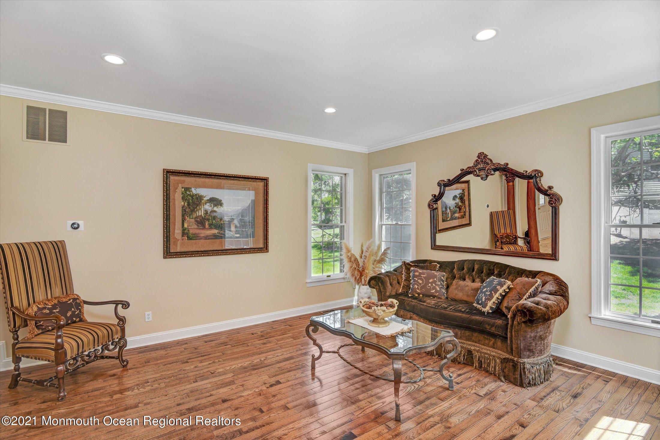 239 Yellowknife Road Morganville, NJ 07751 - Photo 8 of 44 08-Living Room