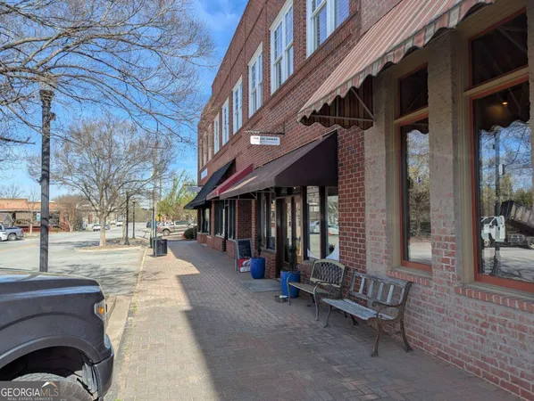 $100 | 207 West Jefferson Street, Madison, GA 30650