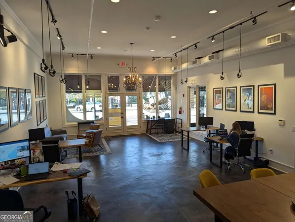 $100 | 207 West Jefferson Street, Madison, GA 30650