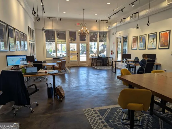 $100 | 207 West Jefferson Street, Madison, GA 30650