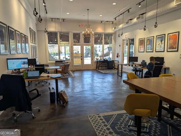 $100 | 207 West Jefferson Street, Madison, GA 30650