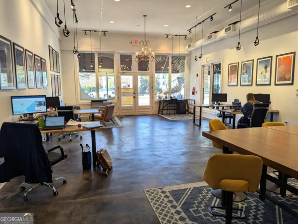 $100 | 207 West Jefferson Street, Madison, GA 30650