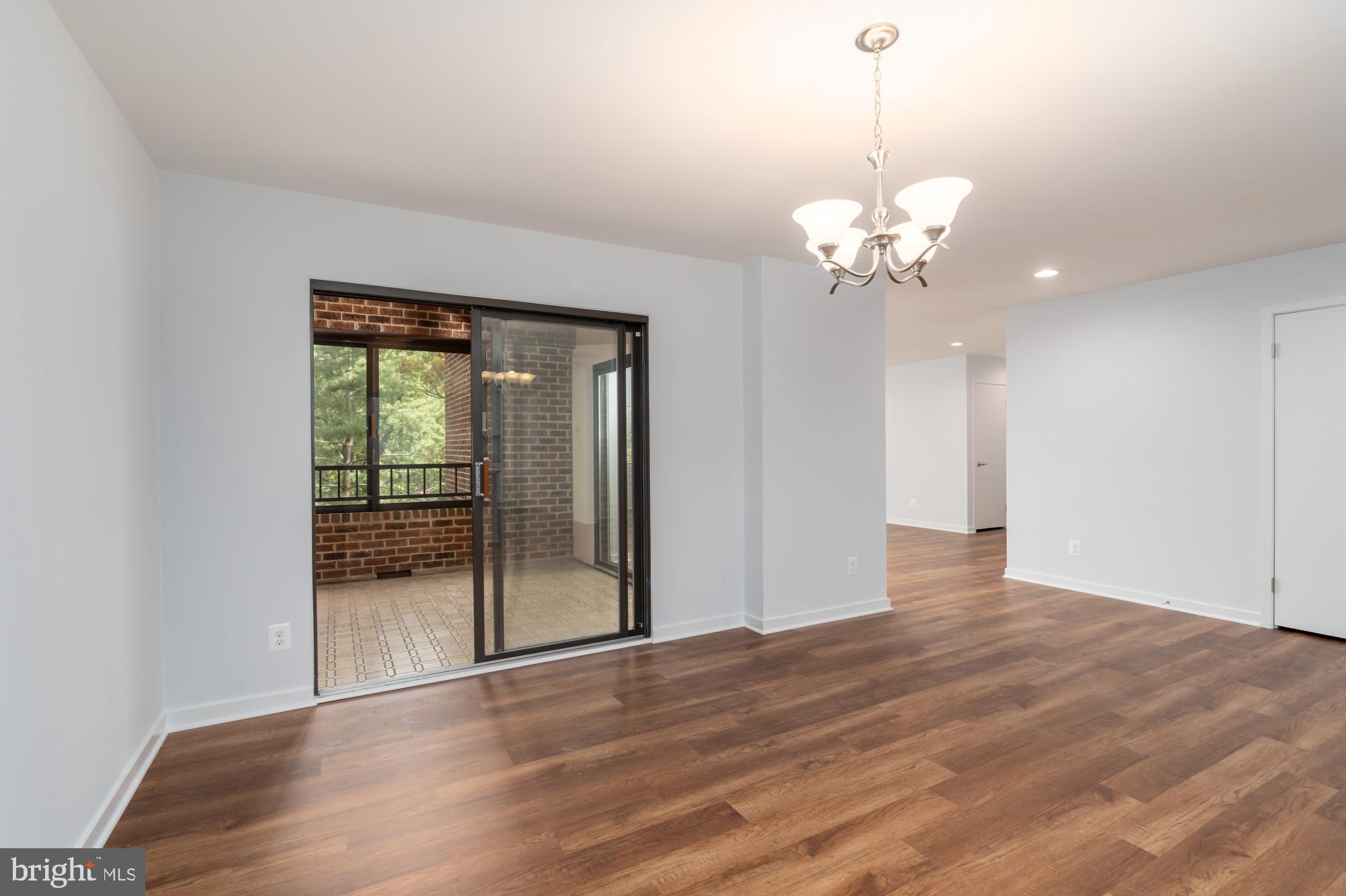 11500 Fairway Drive, Unit 401 Reston, VA 20190 - Photo 7 of 36 Dining Room/Sun Room