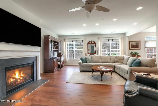 $469,900 | 80 Bryce Lane, Unit 906, Manahawkin, NJ 08050