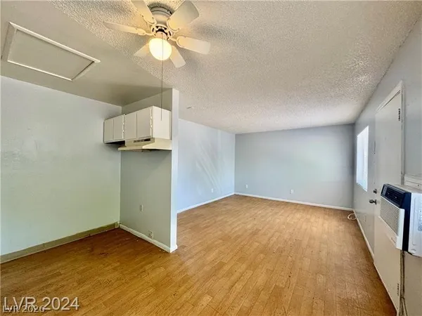 $895 | 270 Tungsten Street, Unit D, Henderson, NV 89015