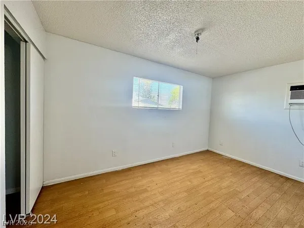 $895 | 270 Tungsten Street, Unit D, Henderson, NV 89015