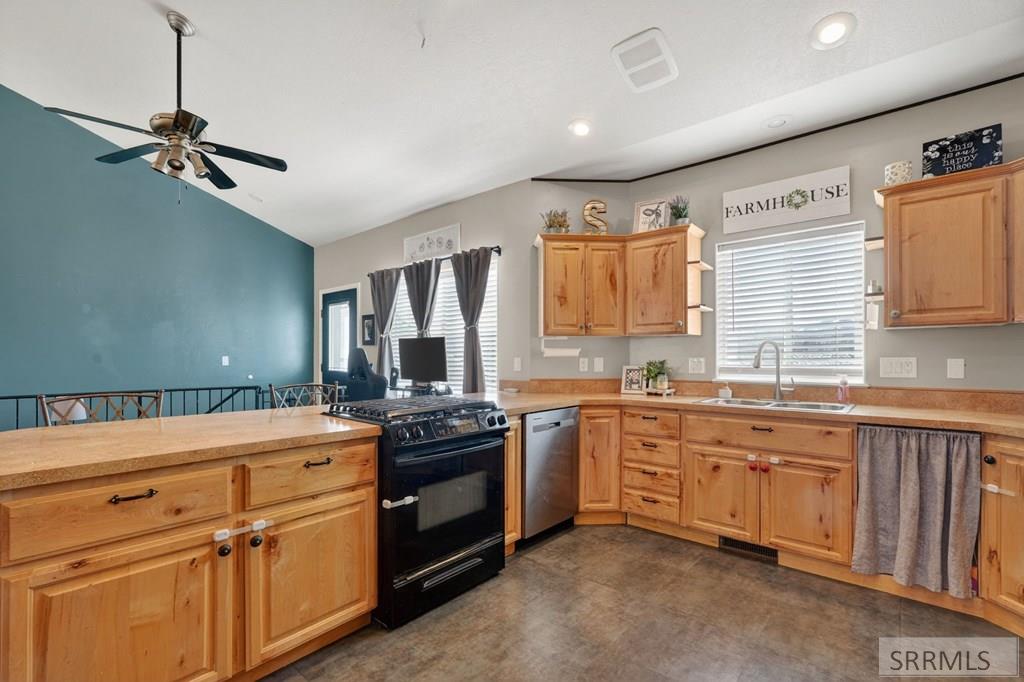 1279 Swisher Road Pocatello, ID 83204 - Photo 8 of 47