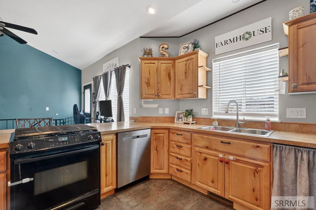 1279 Swisher Road Pocatello, ID 83204 - Photo 9 of 47