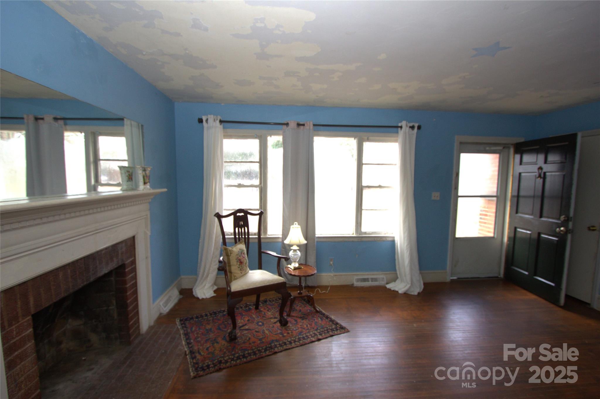 3217 Enfield Road Charlotte, NC 28205 - Photo 4 of 18 Gallery Image 4