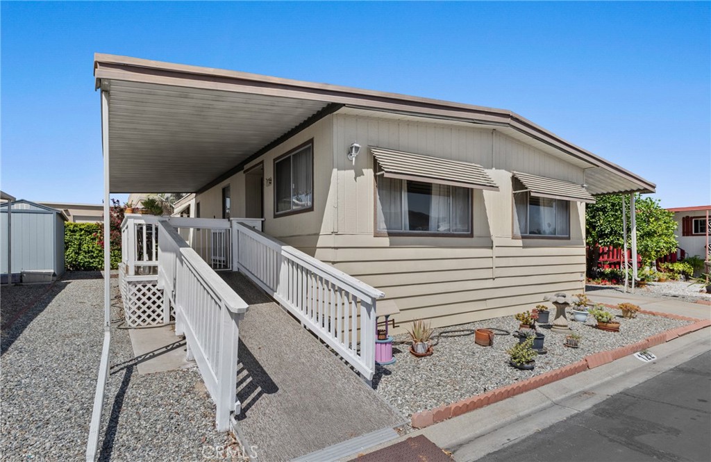 9391 California Avenue, Unit 122 Riverside, CA 92503 - Photo 3 of 31