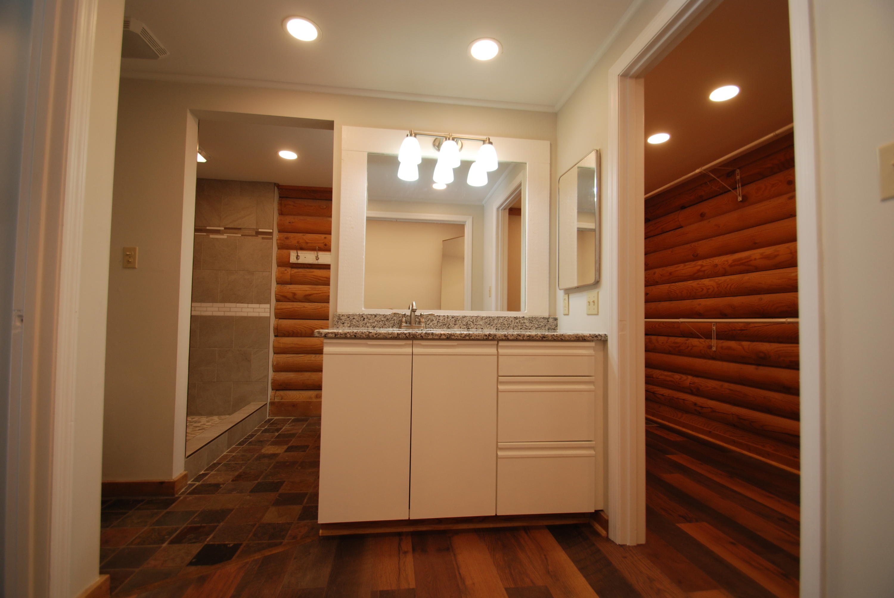 3167 Logan Hill Road Louisville, TN 37777 - Photo 24 of 40 MB Bath