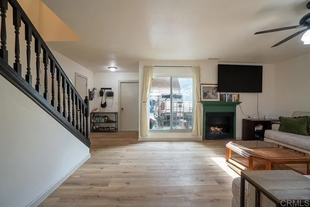 a view of a backyard with pathway