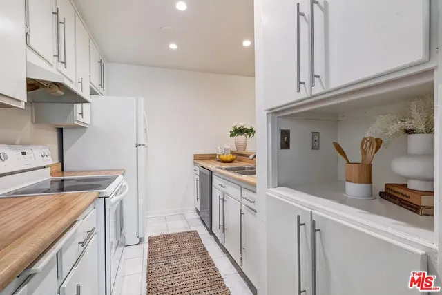 $619,000 | 4900 Overland Avenue, Unit 315, Culver City, CA 90230