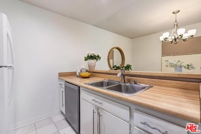$619,000 | 4900 Overland Avenue, Unit 315, Culver City, CA 90230