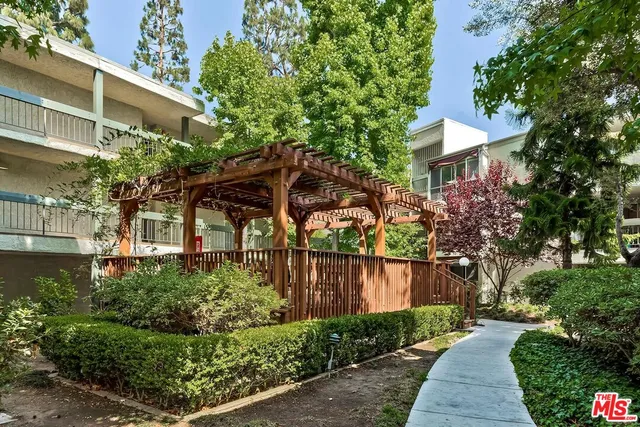 $619,000 | 4900 Overland Avenue, Unit 315, Culver City, CA 90230