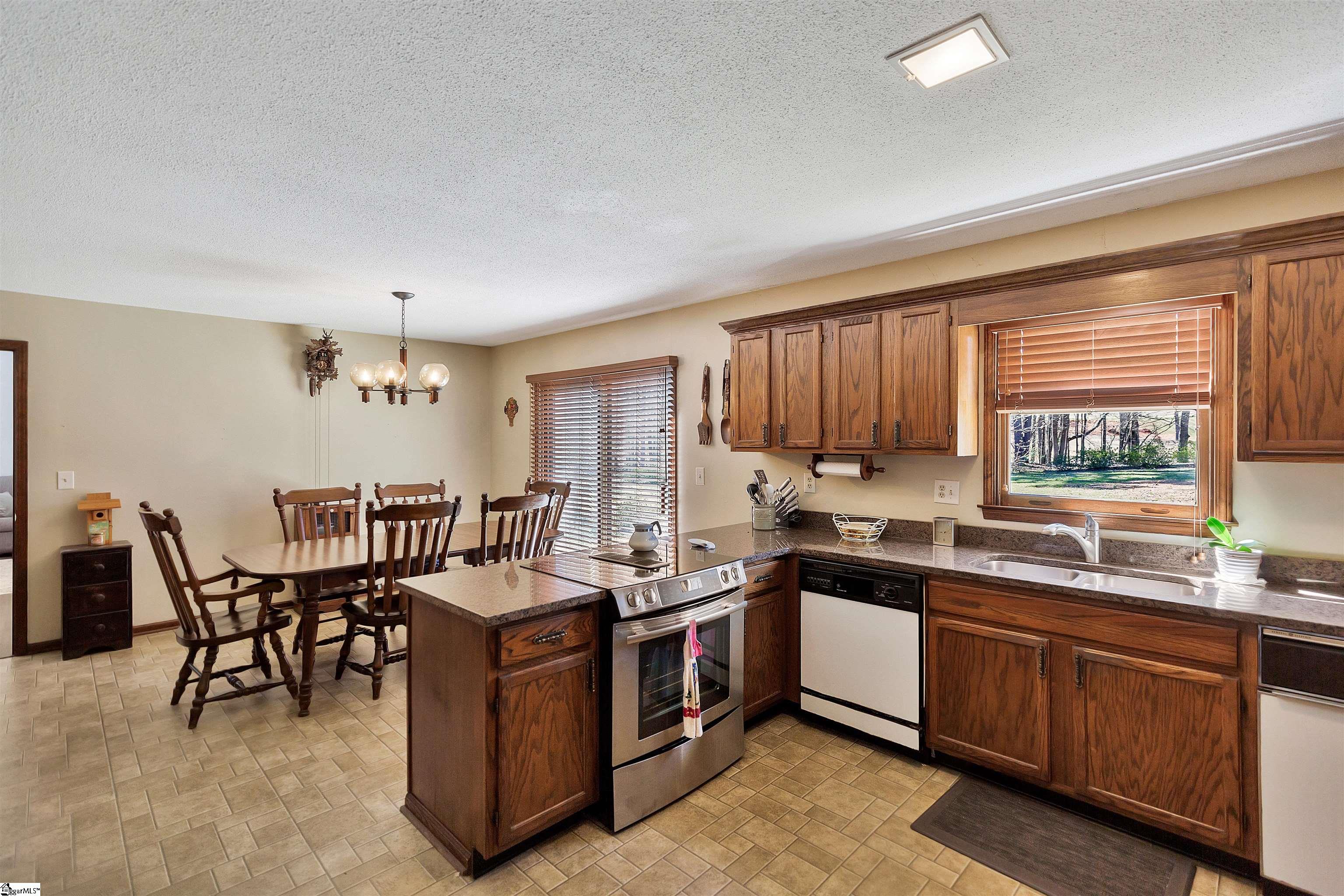 2603 Cobbs Way Anderson, SC 29621 - Photo 9 of 31 Gallery Image 9