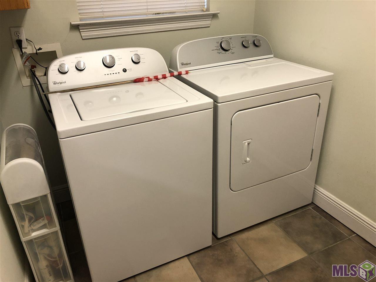 11756 Brown Road Denham Springs, LA 70726 - Photo 16 of 36 Utility room