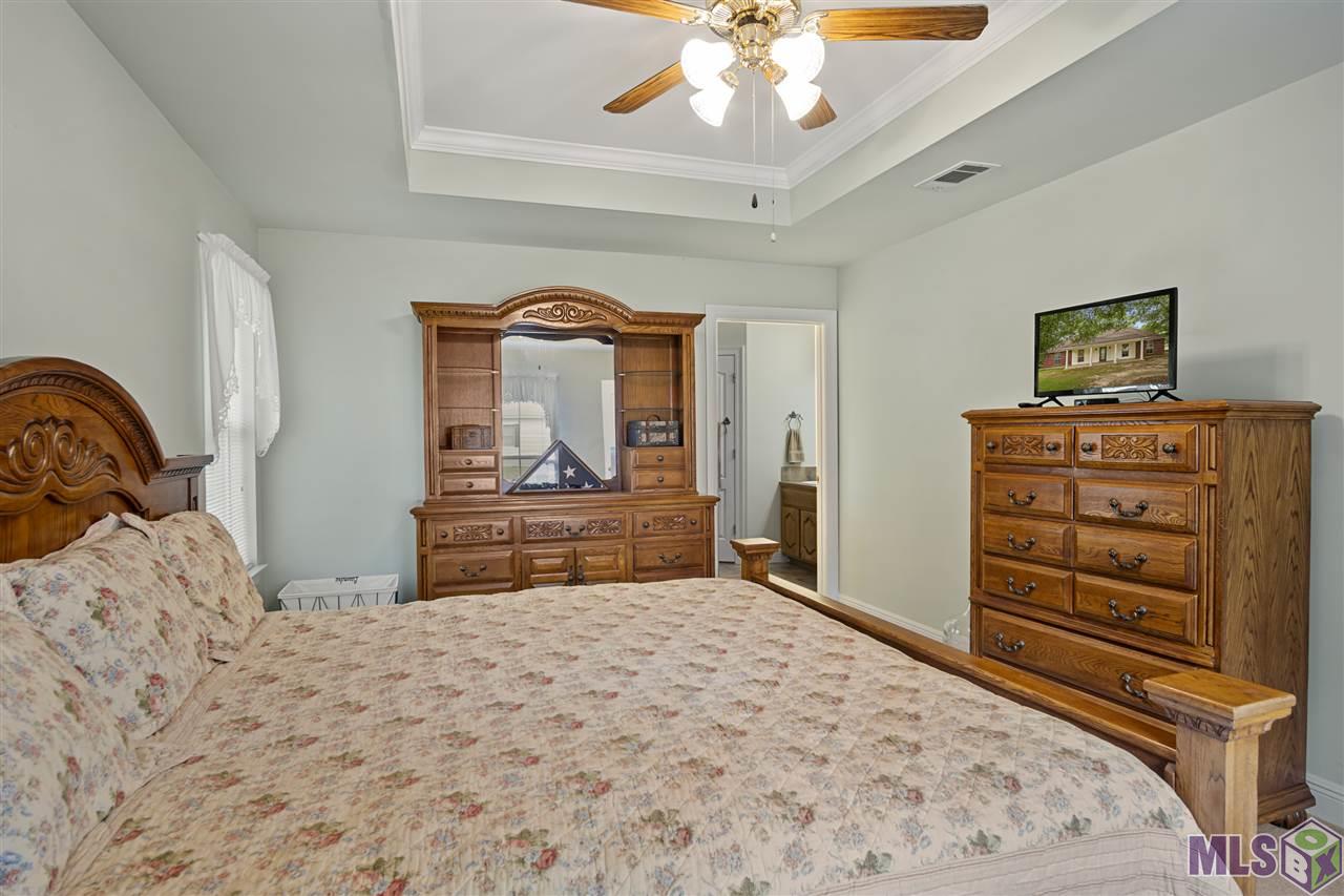 11756 Brown Road Denham Springs, LA 70726 - Photo 33 of 36 Master BR