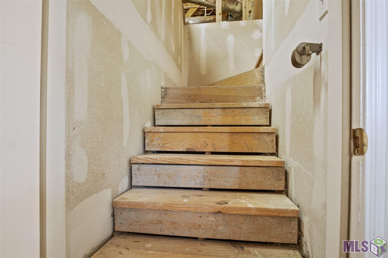 11756 Brown Road Denham Springs, LA 70726 - Photo 35 of 36 Stairs leading to atti