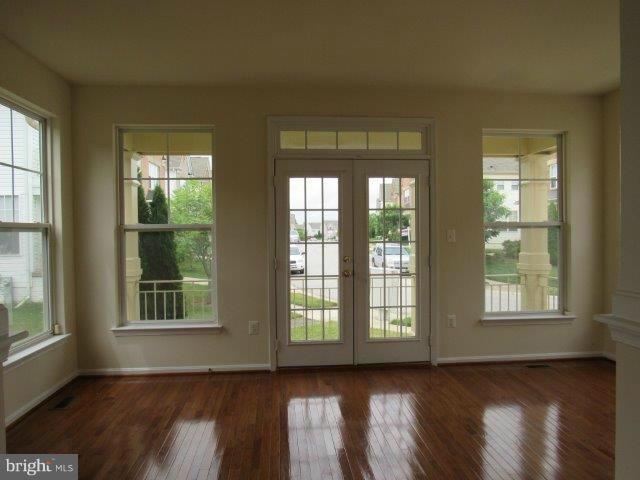 1900 Scaffold Way Odenton, MD 21113 - Photo 7 of 30 Living Room