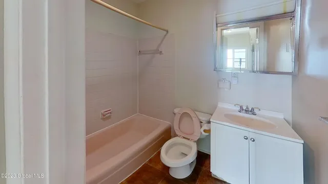 $1,395 | 420 Delaware Avenue, Unit 4, Albany, NY 12209