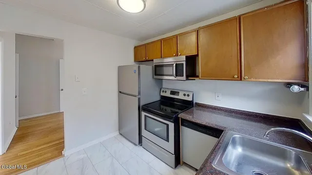 $1,395 | 420 Delaware Avenue, Unit 4, Albany, NY 12209