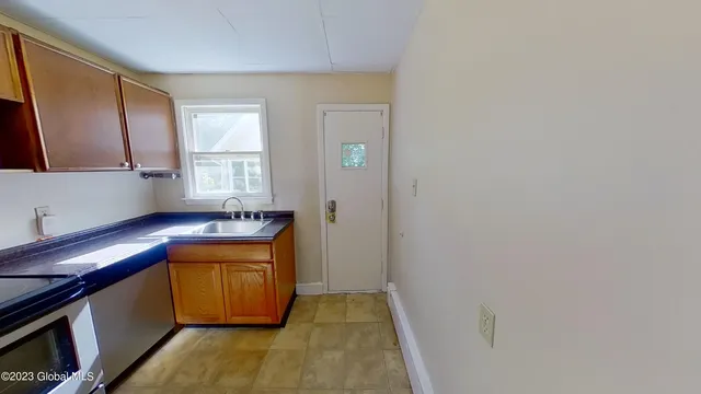 $1,395 | 420 Delaware Avenue, Unit 4, Albany, NY 12209