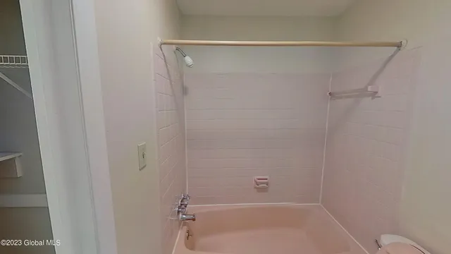 $1,395 | 420 Delaware Avenue, Unit 4, Albany, NY 12209